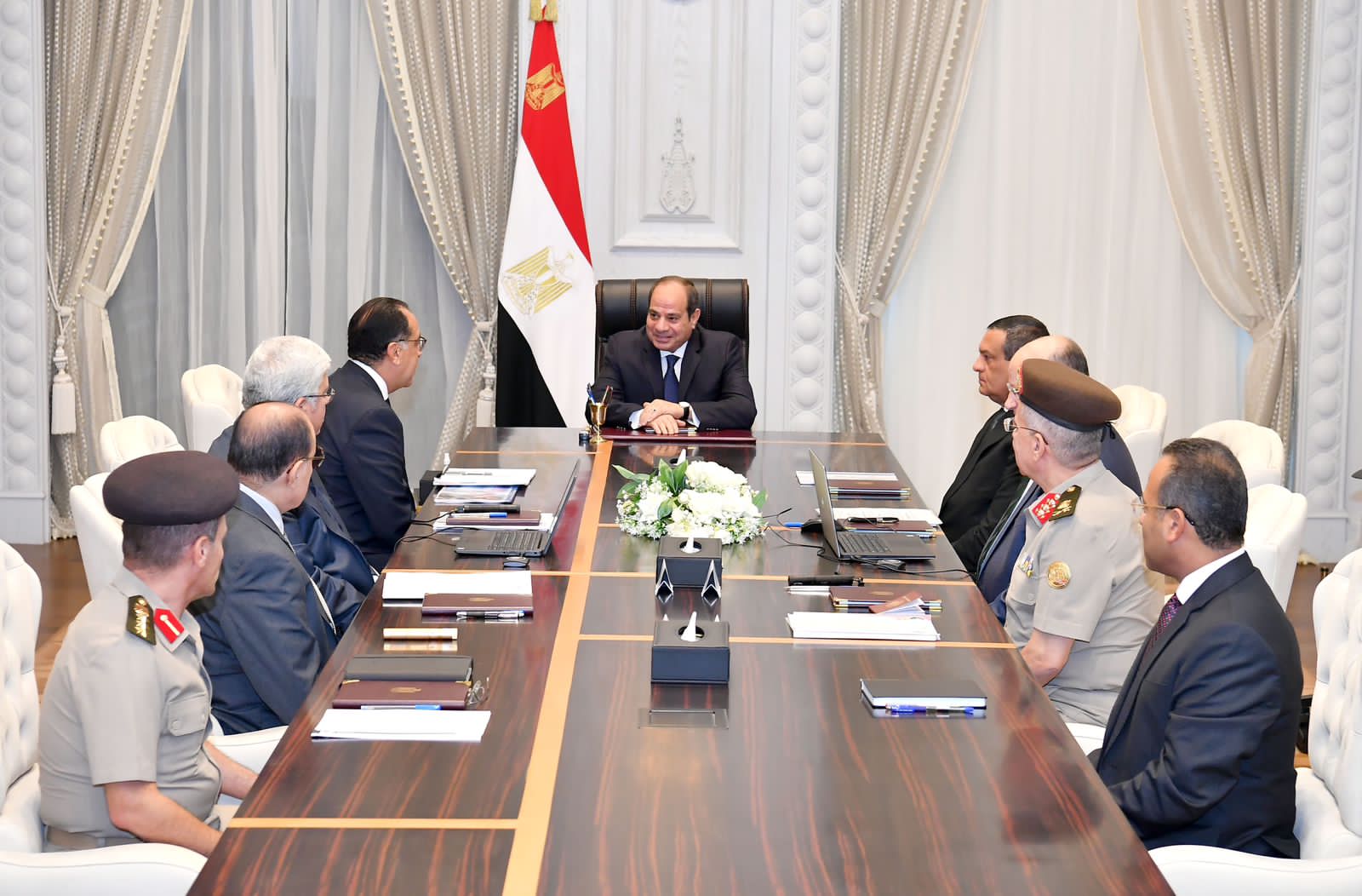 السيسي يتابع خطة الدولة لتطوير منطقة القاهرة التاريخية