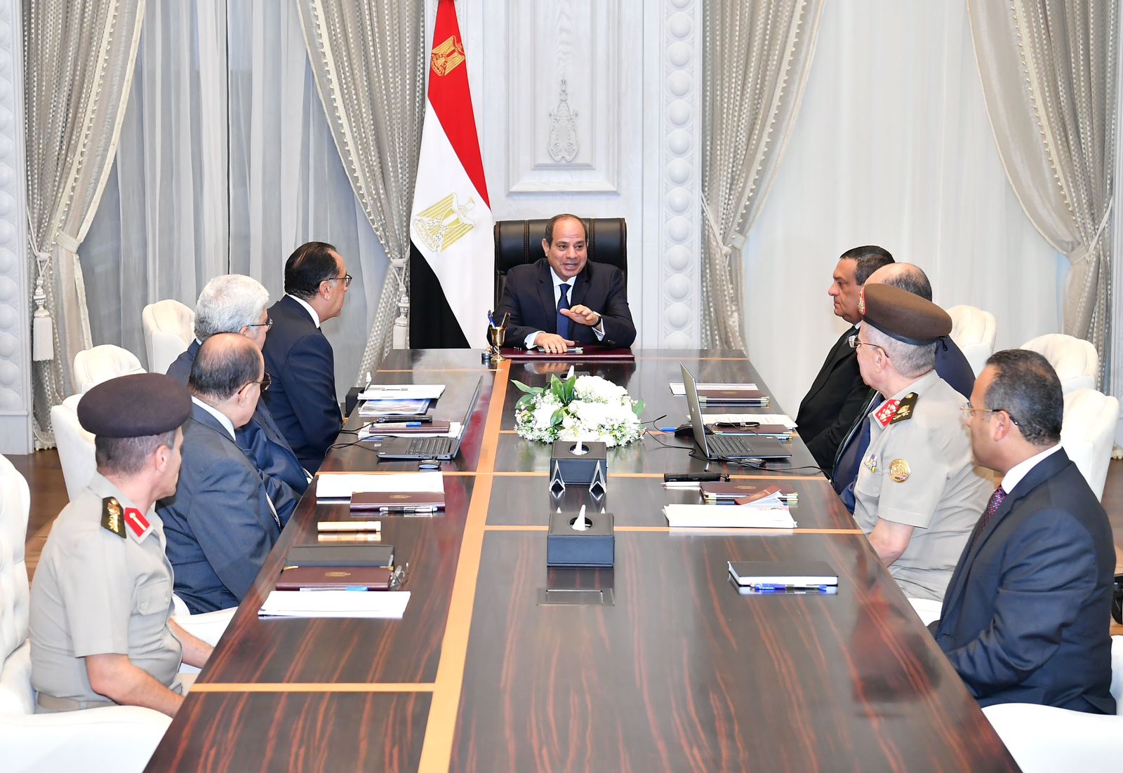 السيسي يتابع خطة الدولة لتطوير منطقة القاهرة التاريخية