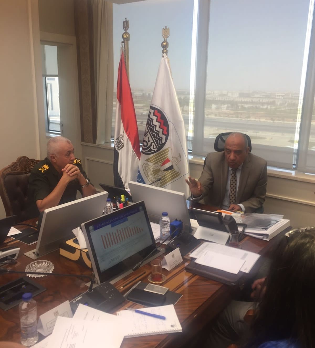 وزير قطاع الأعمال يستعرض أعمال التطوير بمجمع شركة مصر