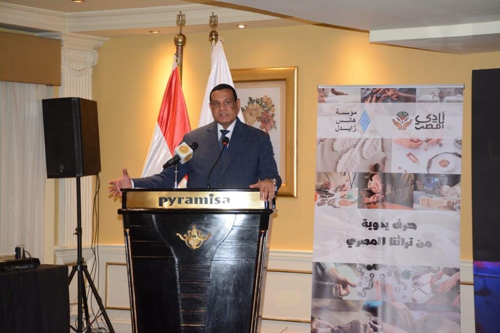 وزيرا التنمية المحلية والتضامن الاجتماعي يفتتحان معرض �أيادي مصر� للحرف اليدوية والتراثية