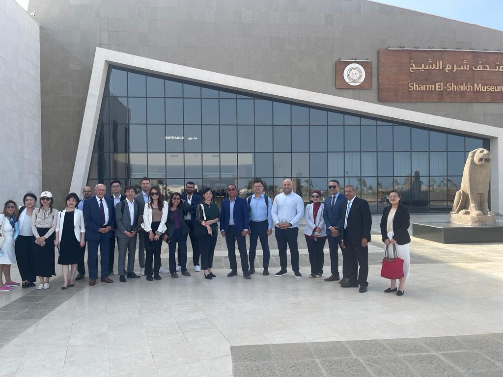 أحمد كجوك نائب وزير المالية والوفد المرافق له زيارته الميدانية إلى شرم الشيخ