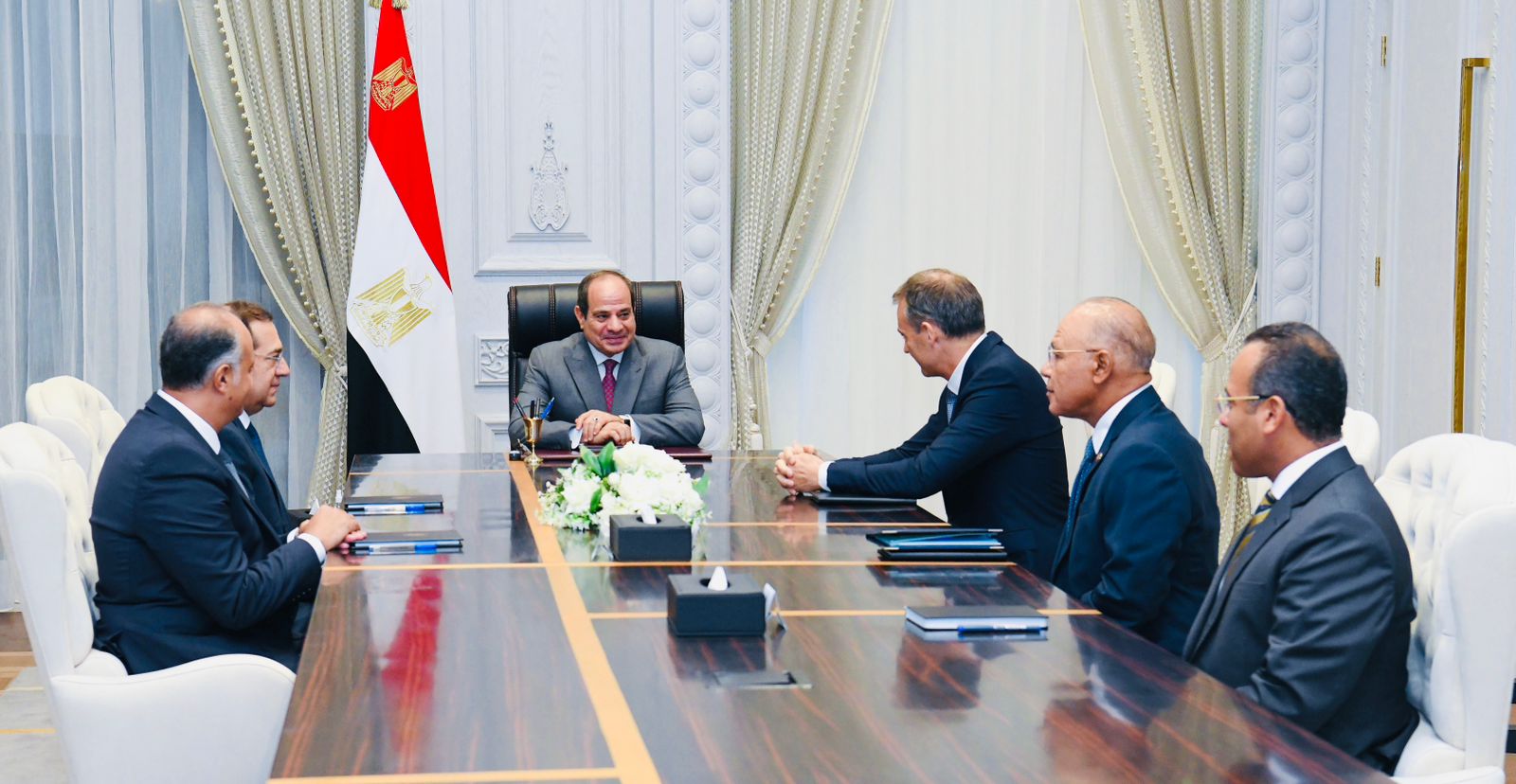 السيسي مع الرئيس التنفيذي لشركة بريتيش بيتروليوم BP