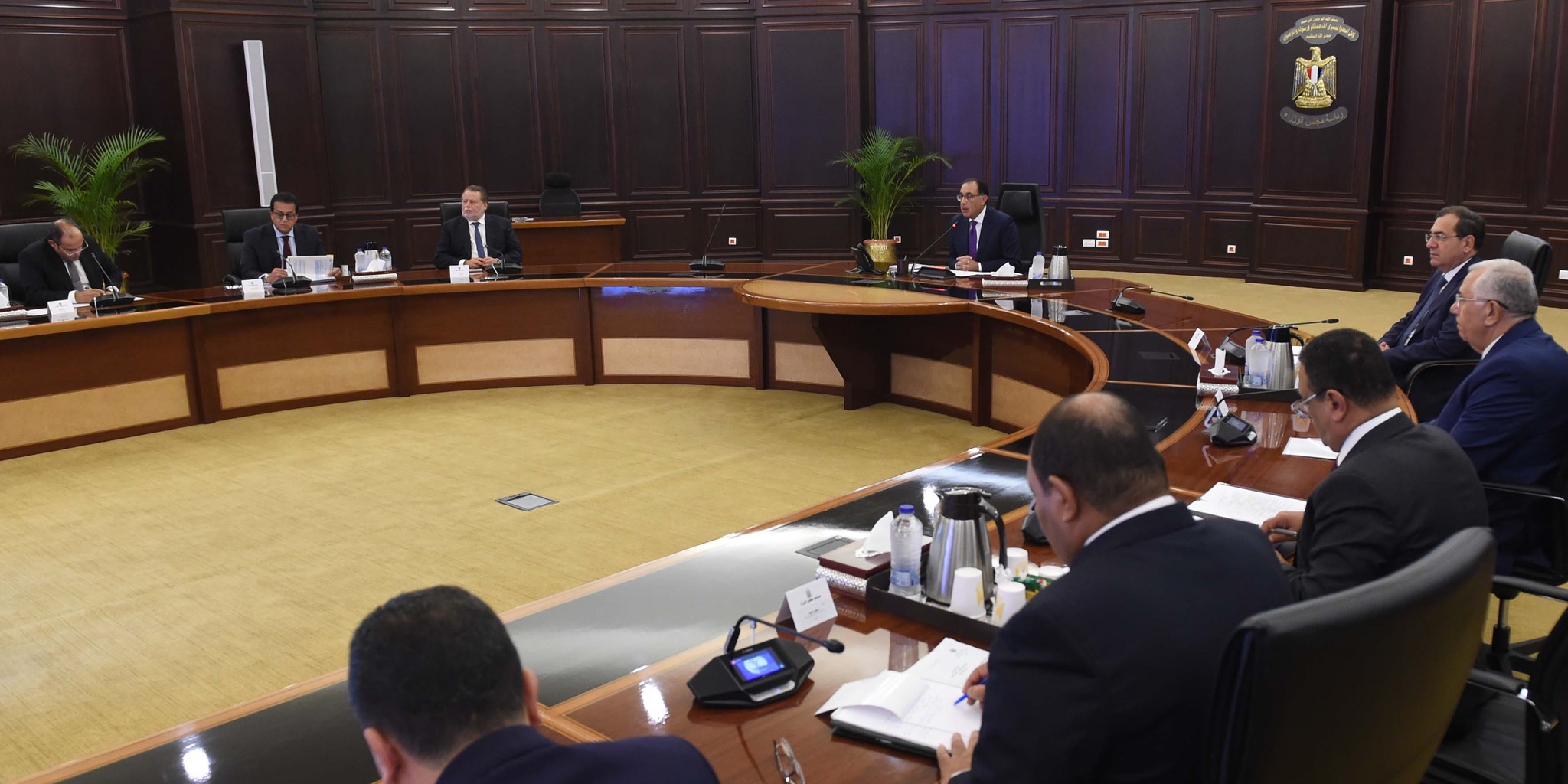 رئيس الوزراء يتابع موقف الإفراج عن السلع والبضائع من الموانئ