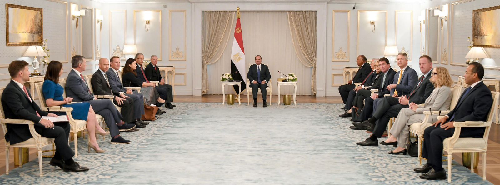 السيسي يستقبل وفدًا من الحزبين الديمقراطي والجمهوري