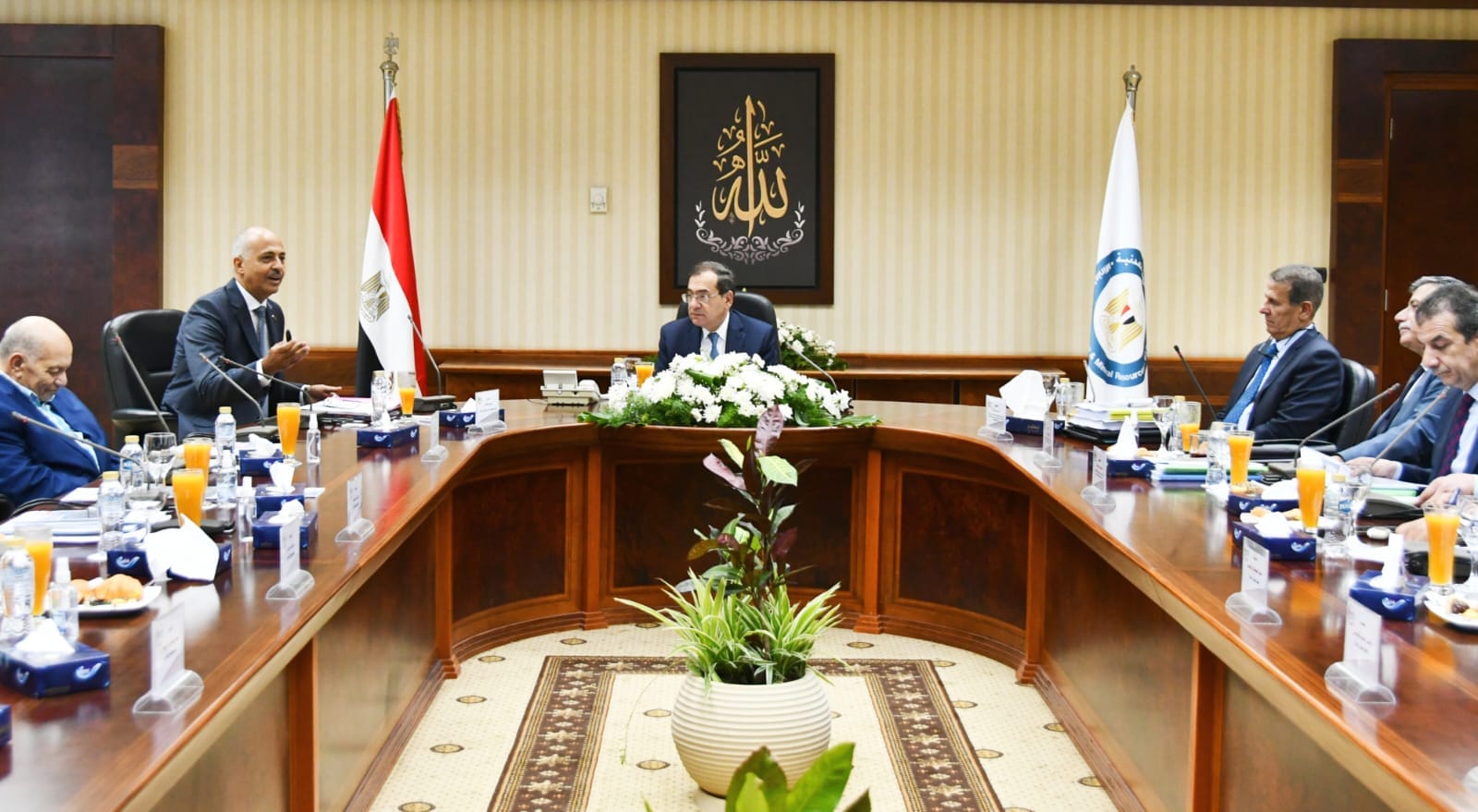 اجتماع وزير البترول