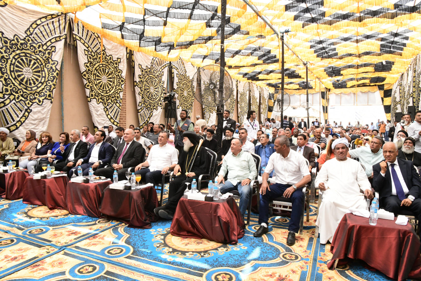 وزير السياحة والآثار يفتتح ويتفقد عدد من المواقع الأثرية بمحافظتي قنا والأقصر