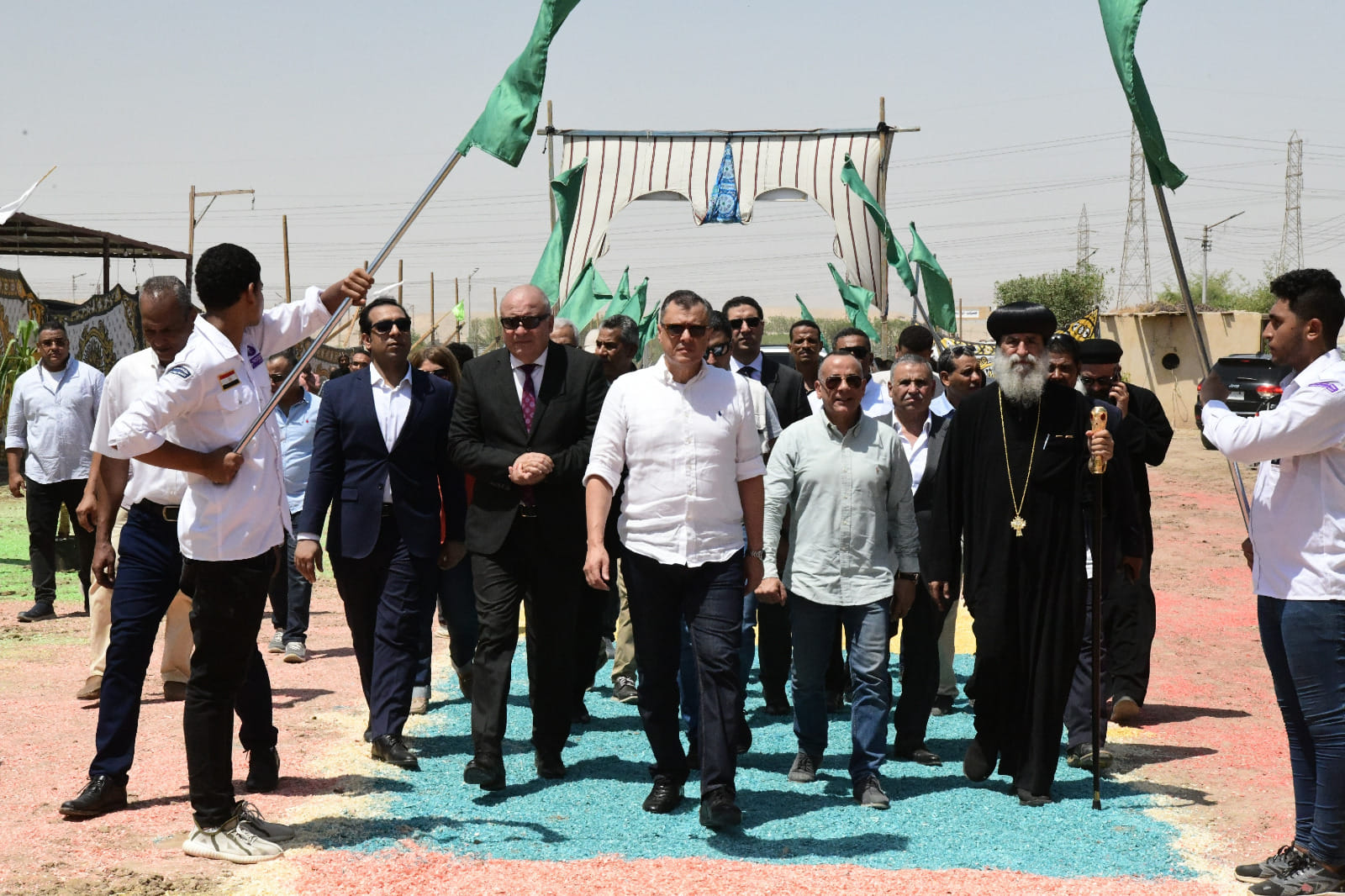 وزير السياحة والآثار يفتتح ويتفقد عدد من المواقع الأثرية بمحافظتي قنا والأقصر