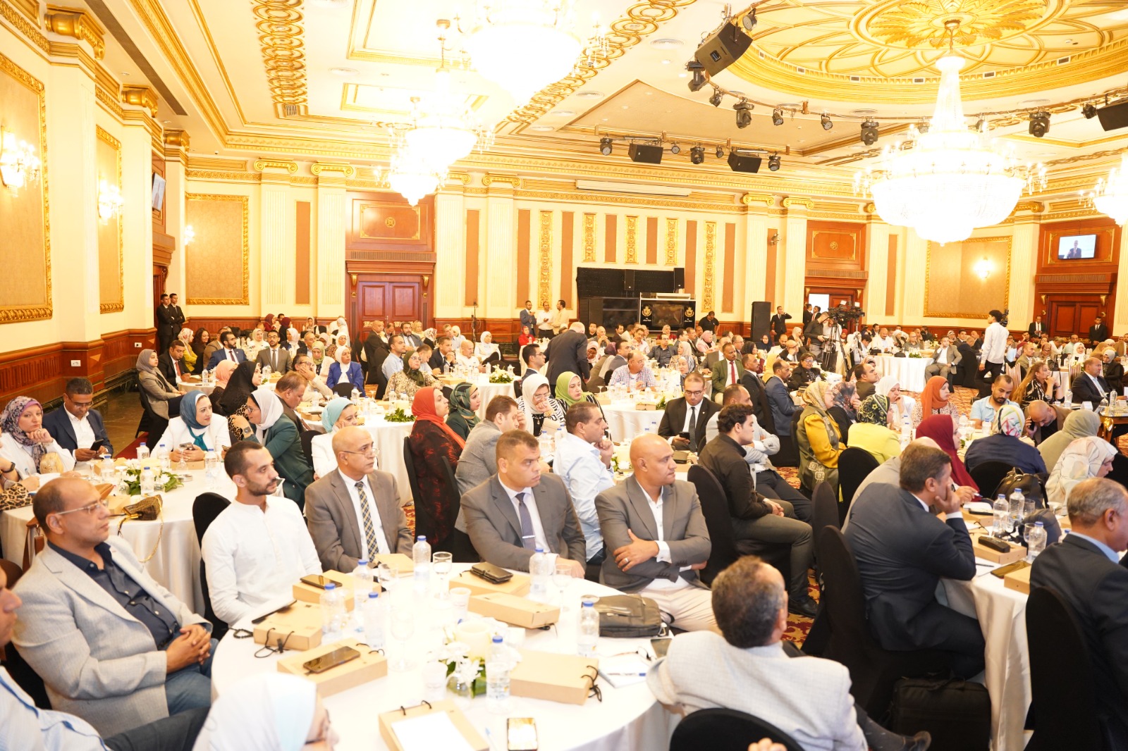 برنامج تدريب اللجان التنفيذية بالمحافظات