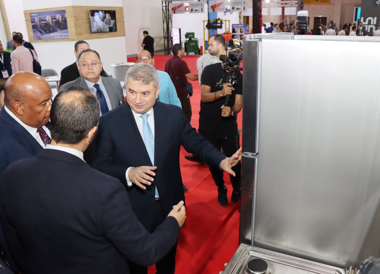 رئيس هيئة التنمية الصناعية يفتتح معرض �Metal & Steel�