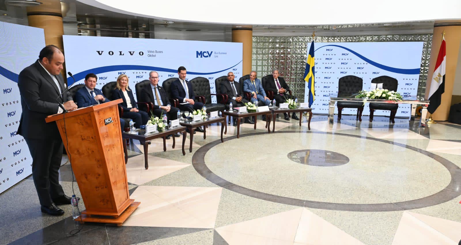 وزير التجارة والصناعة ونظيره السويدي يشهدان اتفاقية تعاون