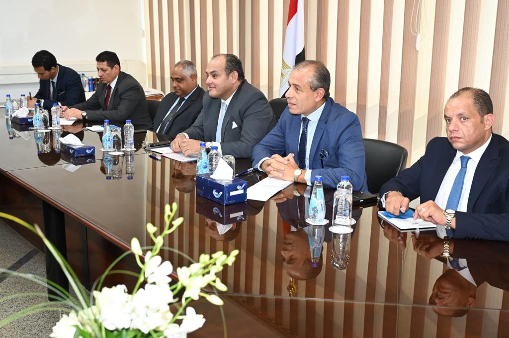 وزير التجارة والصناعة يبحث مع نظيره السويدي في مجالات التجارة والصناعة والاستثمار