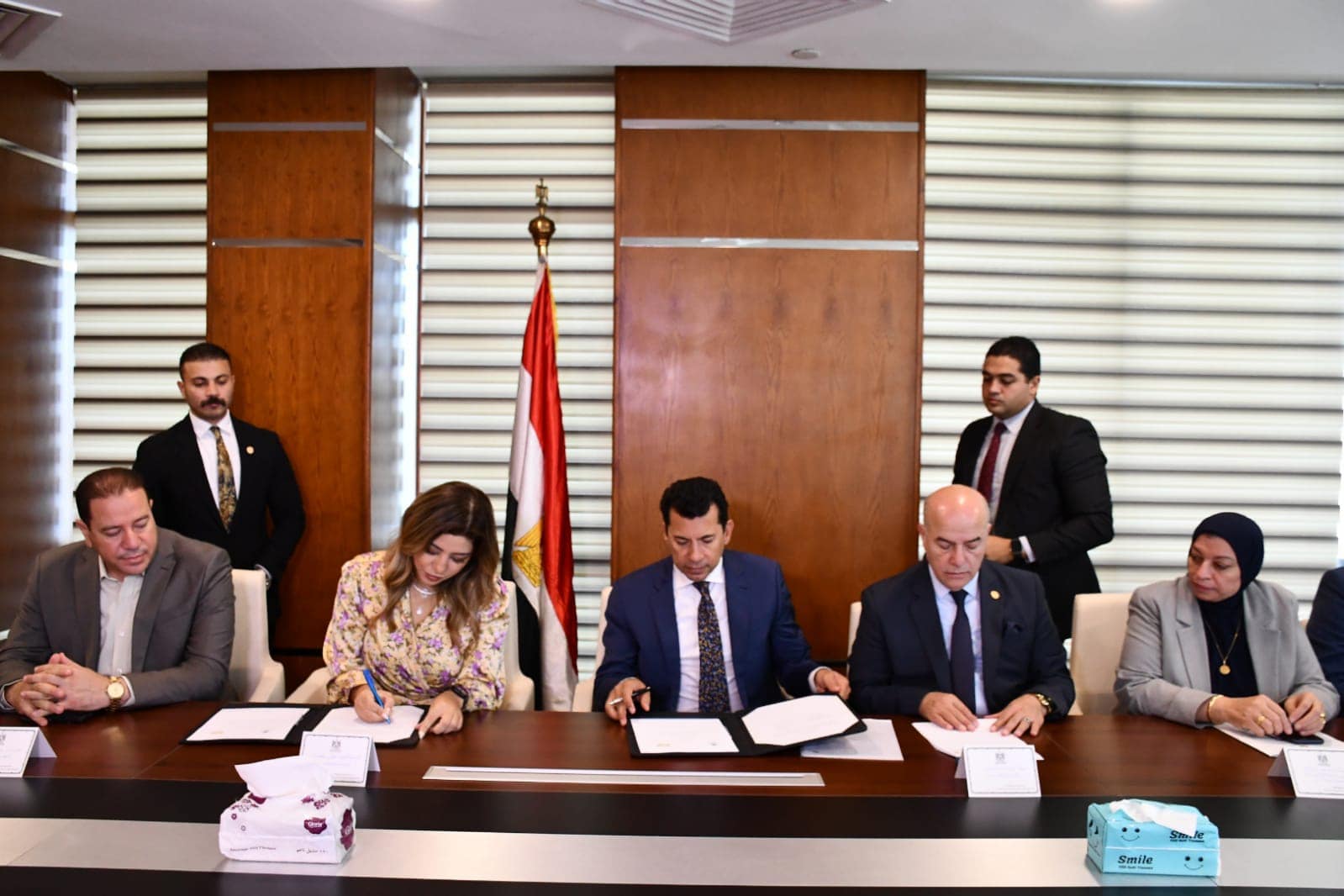 وزير الشباب يشهد توقيع بروتوكول تعاون مع التحالف الوطني