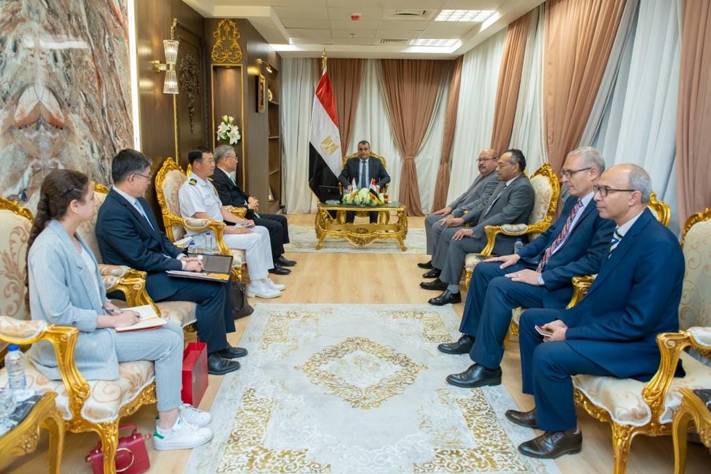 لقاء �وزير الدولة للإنتاج الحربي� مع �السفير الكوري الجنوبي�