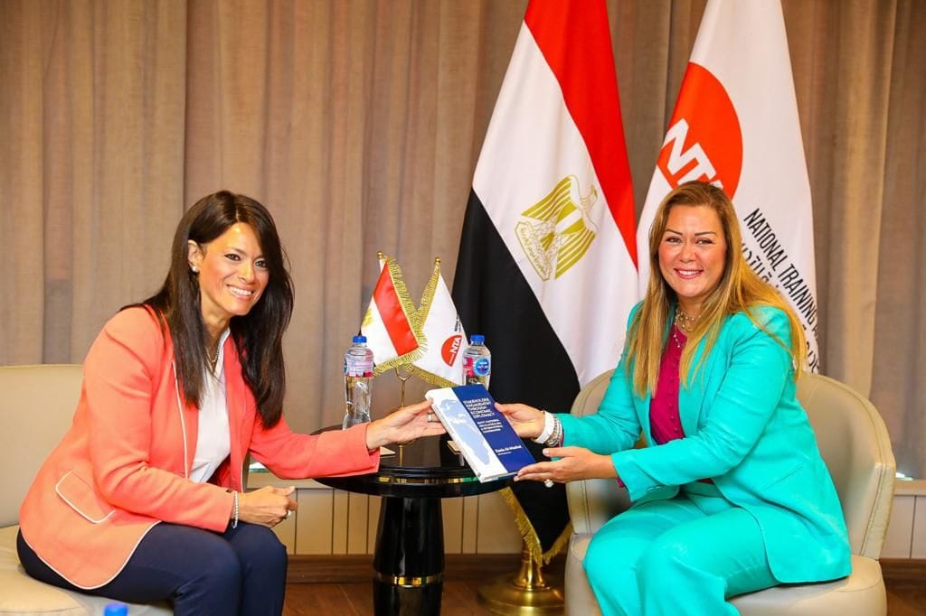 البرنامج القومي لتدريب القائمين على العملية التعاقدية مع الأطراف الأجنبية