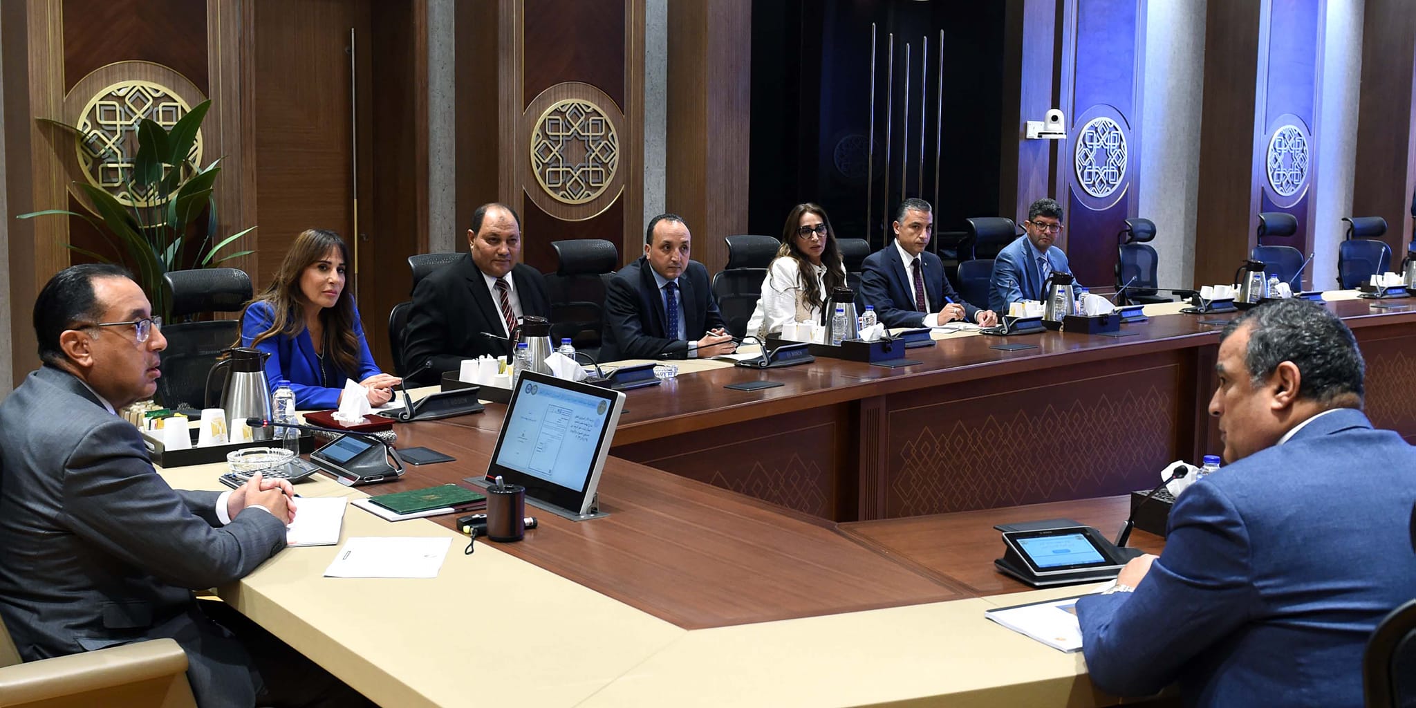رئيس الوزراء يستعرض مخططات مشروع إحياء وتطوير حديقتي الحيوان و الأورمان بالجيزة