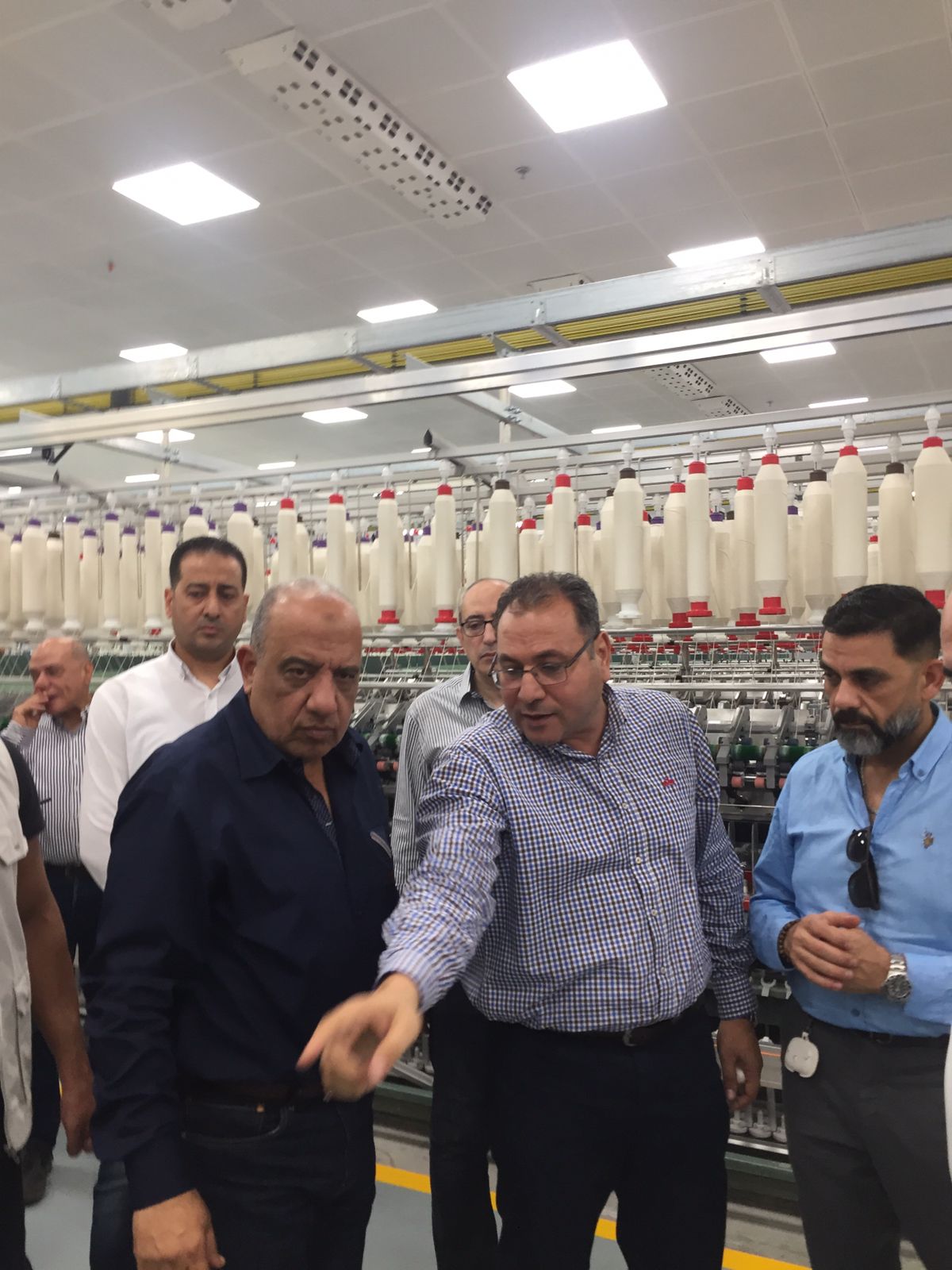 وزير قطاع الأعمال يتفقد شركة مصر للغزل والنسيج
