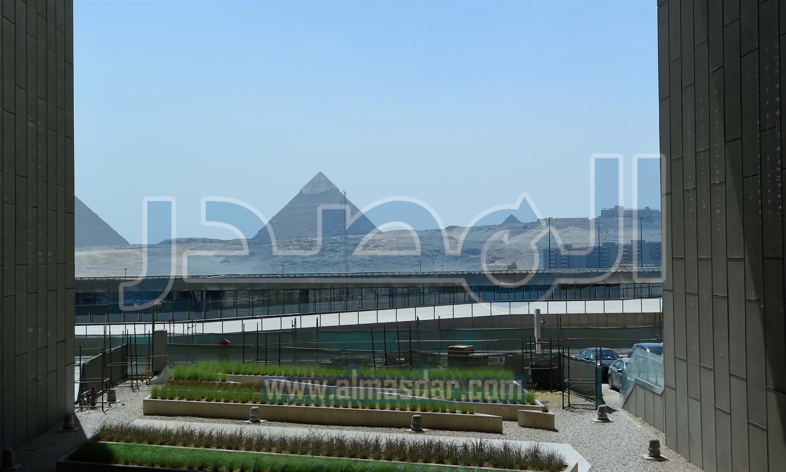 رئيس الوزراء يتفقد سير العمل فى المتحف المصرى الكبير