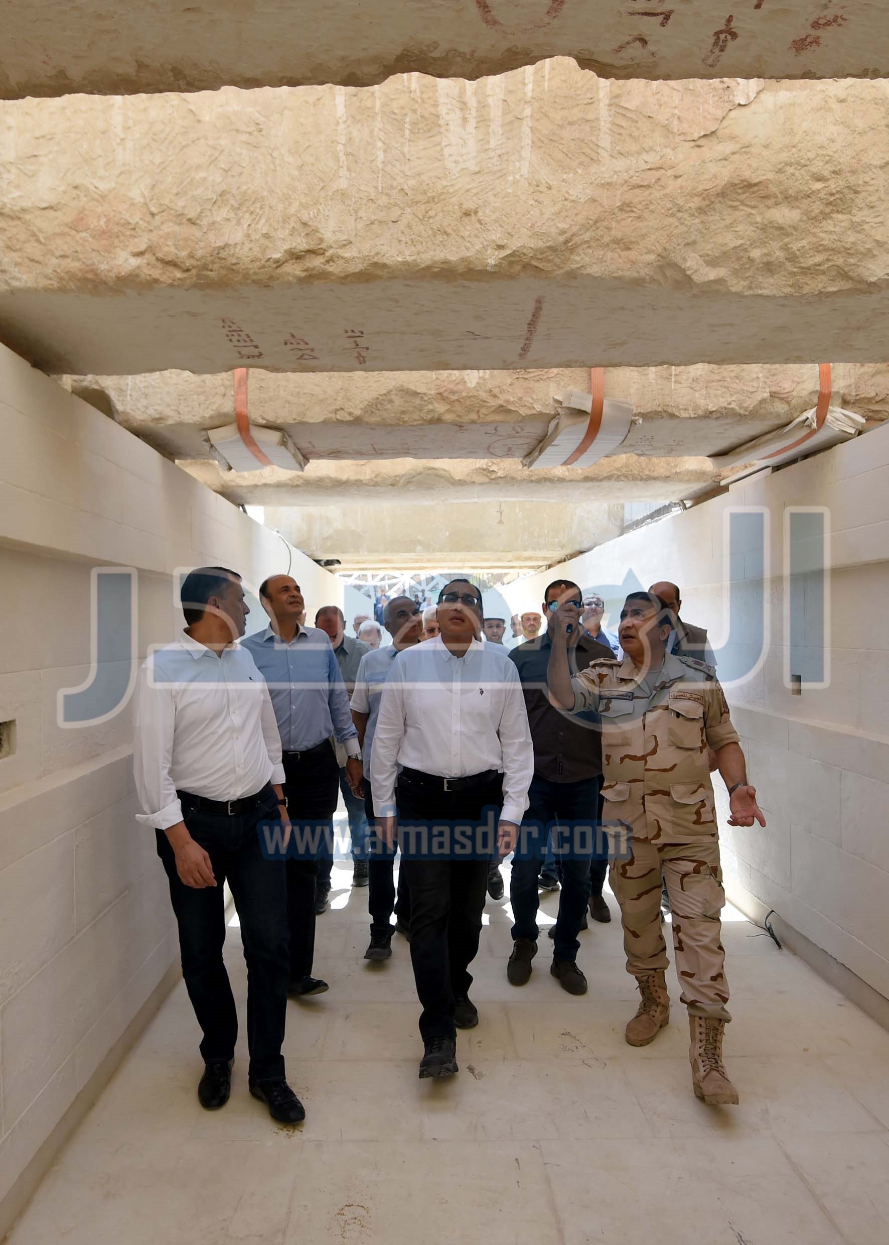 رئيس الوزراء يتفقد سير العمل فى المتحف المصرى الكبير