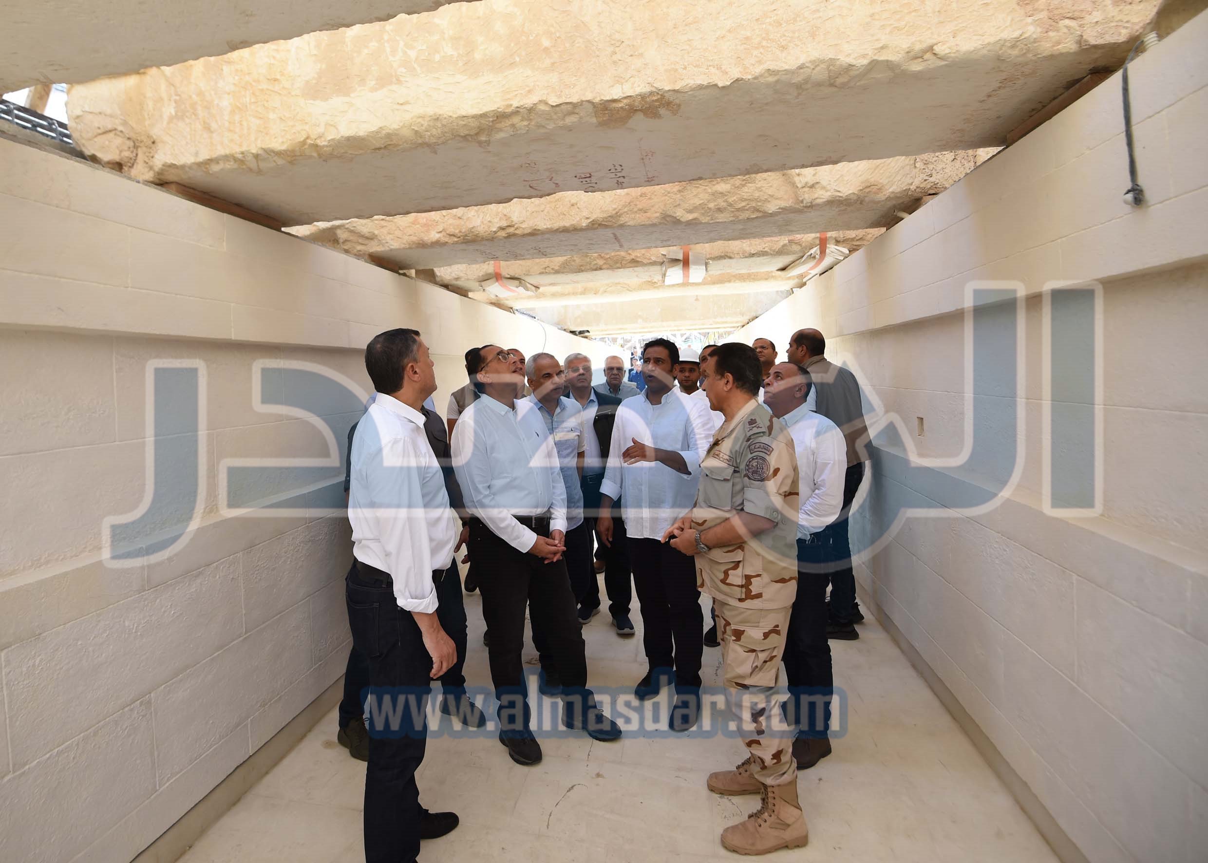 رئيس الوزراء يتفقد سير العمل فى المتحف المصرى الكبير