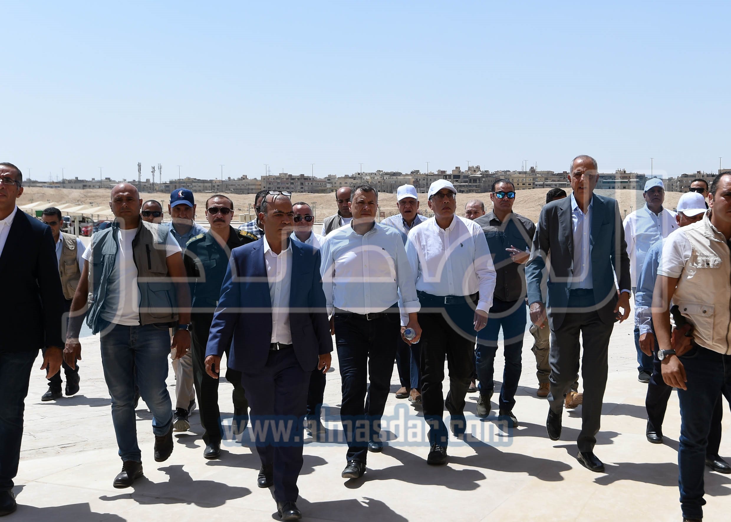 رئيس الوزراء يتفقد أعمال تطوير الخدمات بمنطقة الأهرامات