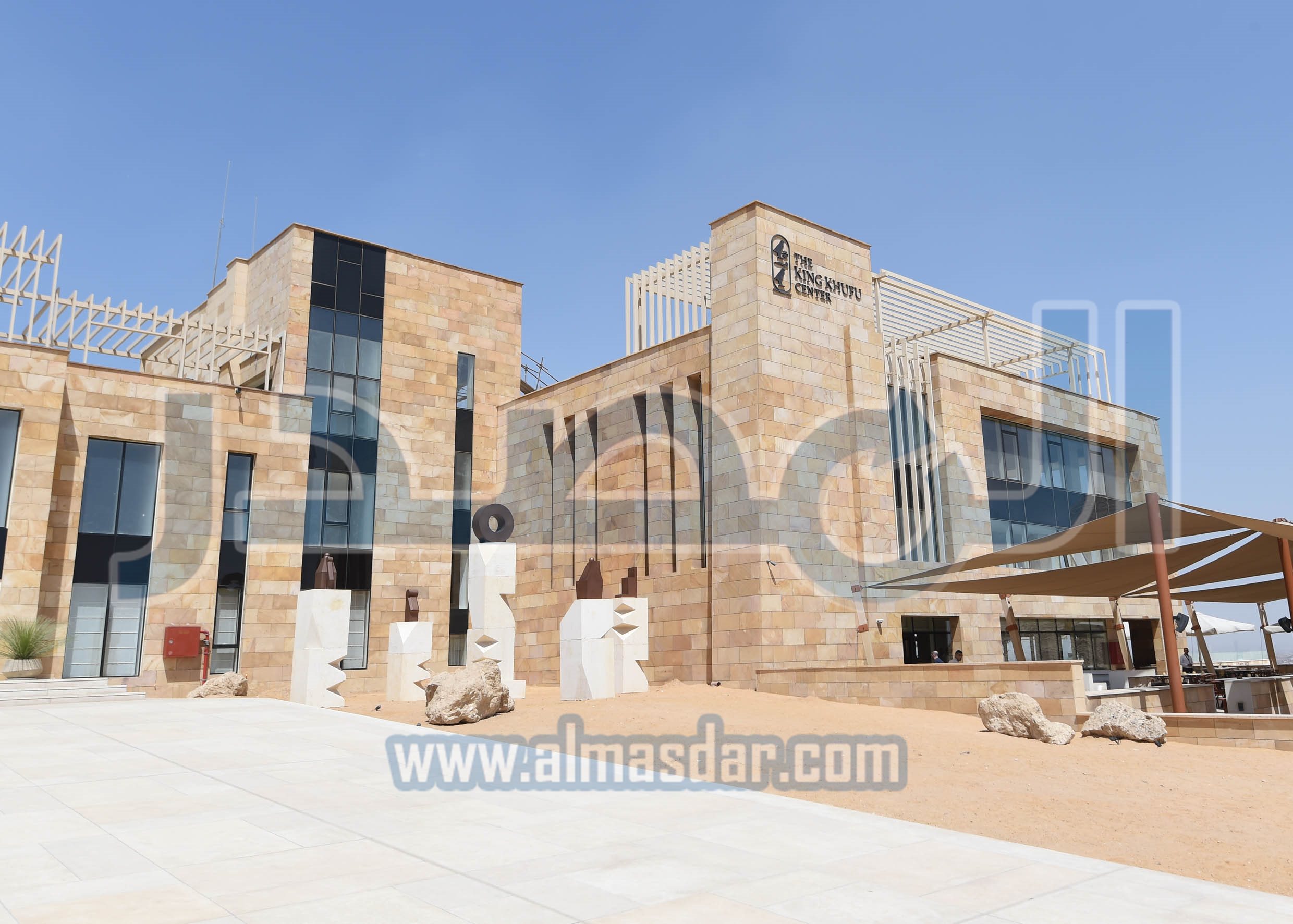 رئيس الوزراء يتفقد أعمال تطوير الخدمات بمنطقة الأهرامات