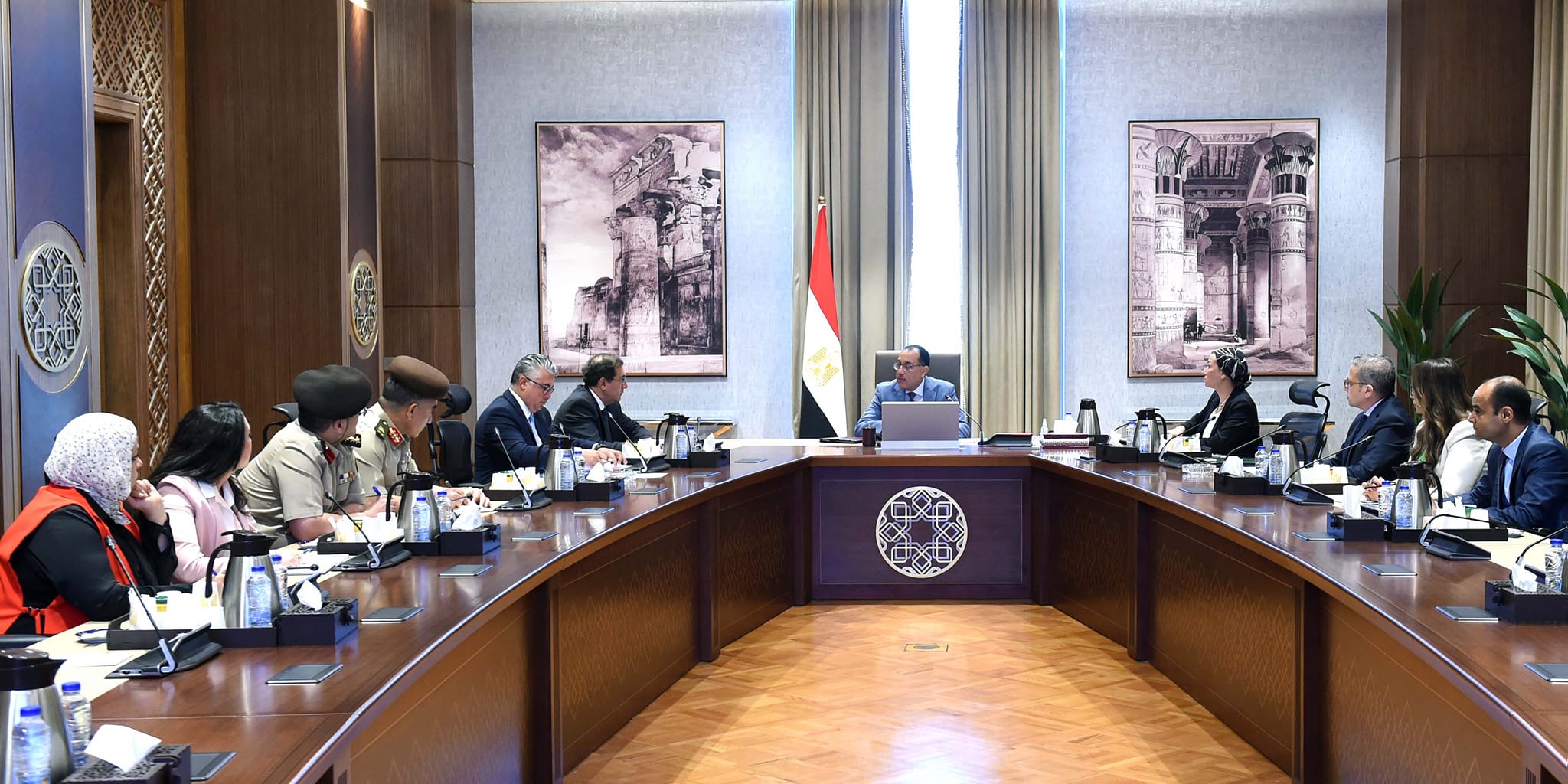 رئيس الوزراء يتابع موقف المشروعات الجديدة بمنطقة تيدا