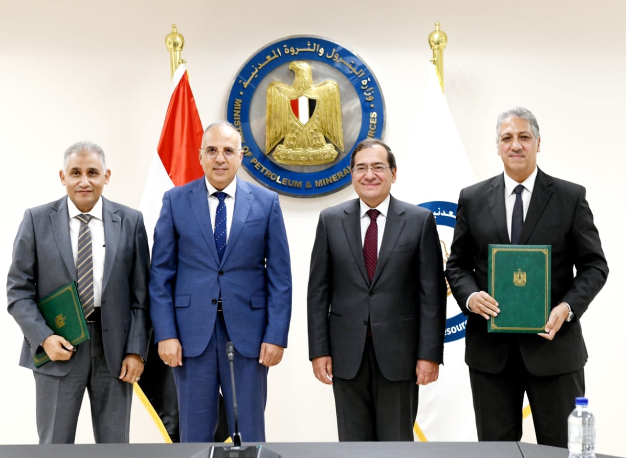 توقيع بروتوكول تعاون مشترك بين الري والبترول لتوفير المياه
