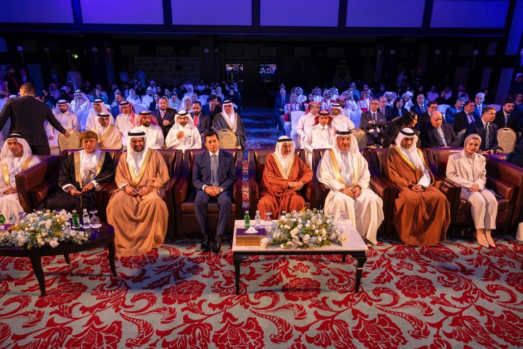 وزير الشباب والرياضة يفوز بجائزة رواد العمل التطوعي بمملكة البحرين