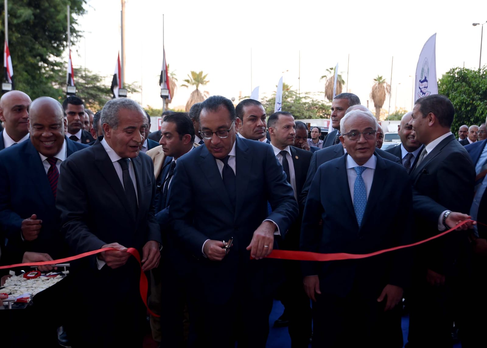 رئيس الوزراء يفتتح معرض أهلا مدارس بأرض المعارض بمدينة نصر