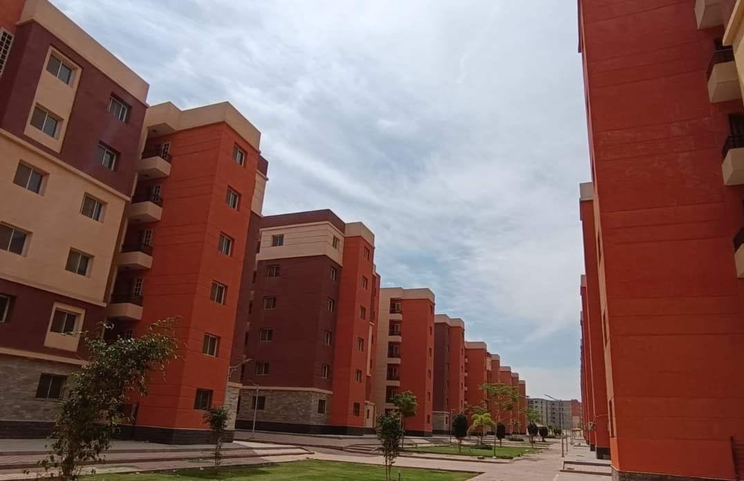 وزير الإسكان يتابع سير العمل بعدد من المشروعات بمدينة العبور
