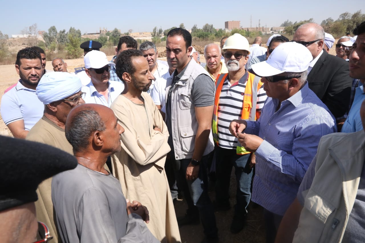الوزير يتابع أعمال الخط الثالث لشبكة القطار الكهربائي السريع