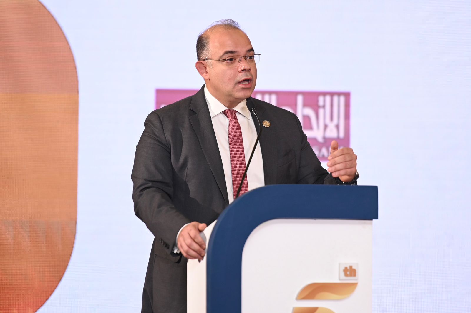 رئيس الرقابة المالية يلقي الكلمة الرئيسية لمؤتمر التأمين
