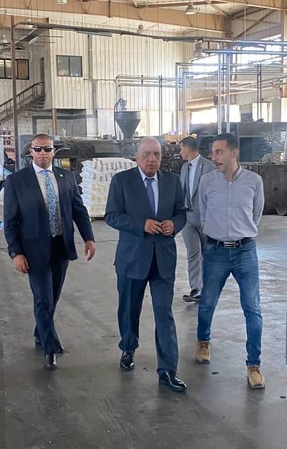 وزير قطاع الأعمال العام يتفقد مصانع شركة العبوات والمستلزمات الطبية