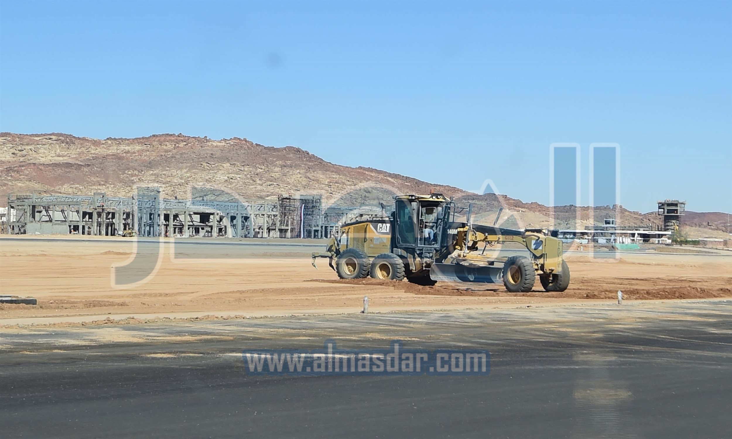 رئيس الوزراء يتفقد أعمال تطوير مطار سانت كاترين