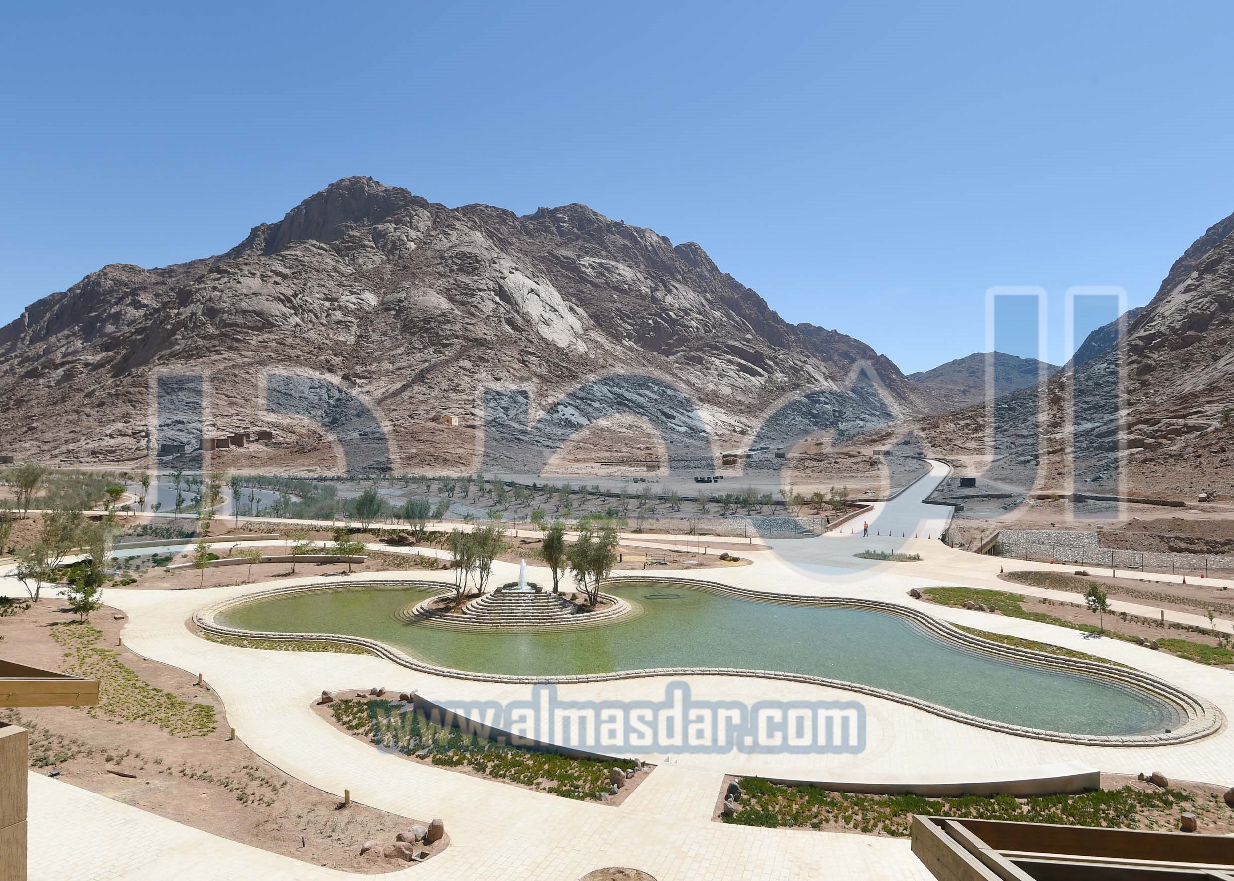 رئيس الوزراء يتفقد مشروع إنشاء المنتجع السياحي الجبلي بسانت كاترين