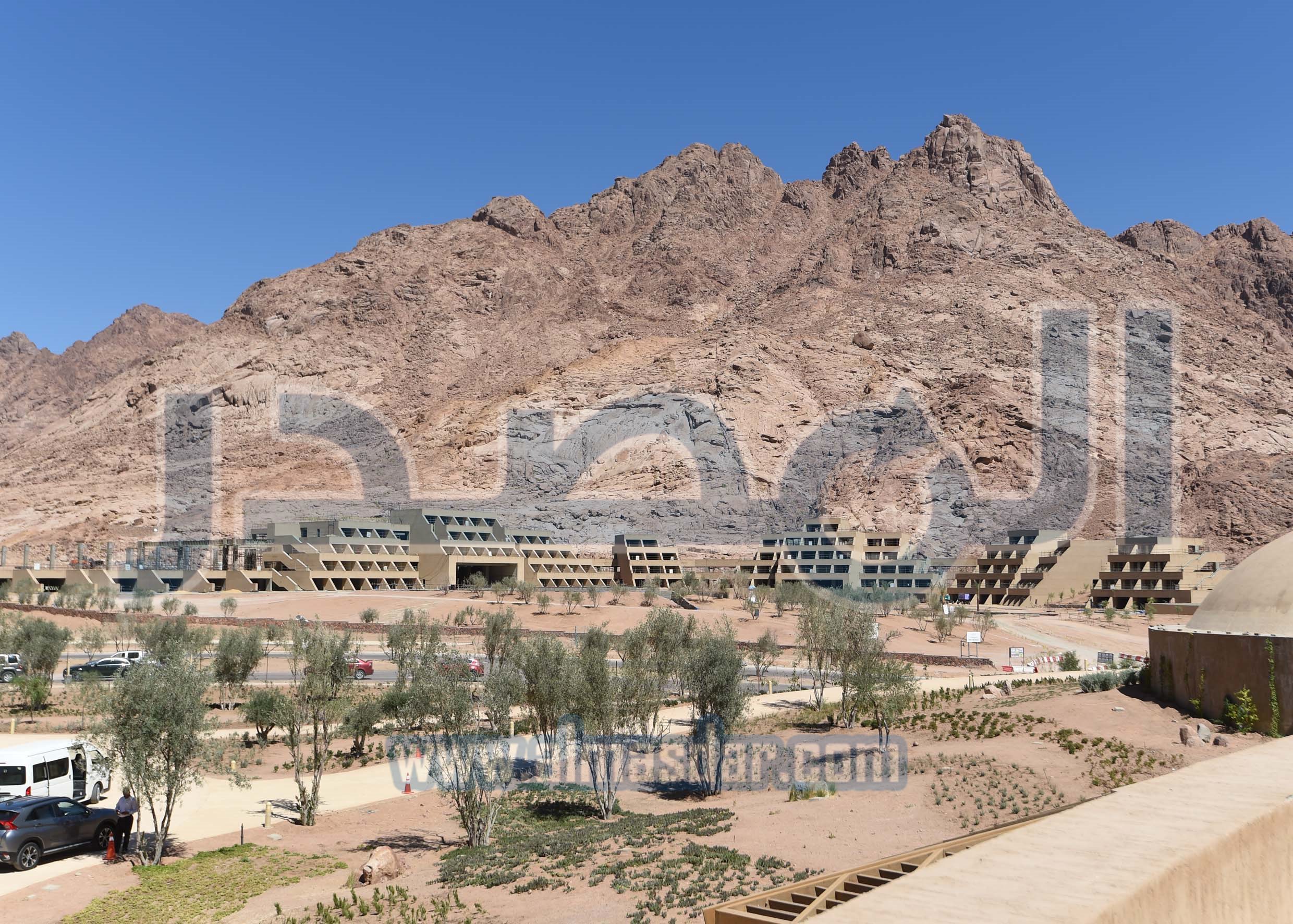 رئيس الوزراء يتفقد مشروع إنشاء المنتجع السياحي الجبلي بسانت كاترين