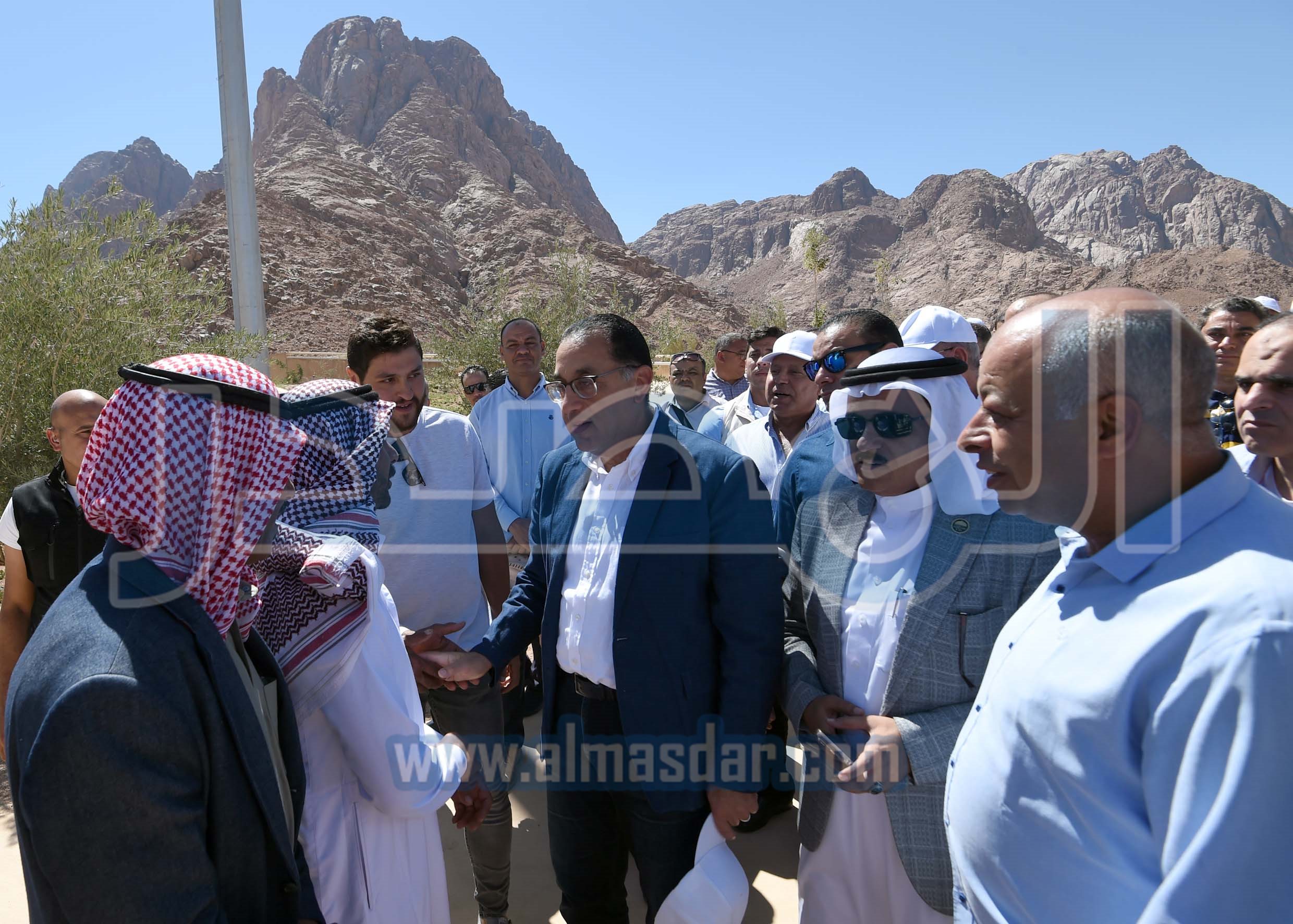 رئيس الوزراء يتفقد مشروع إنشاء المنتجع السياحي الجبلي بسانت كاترين