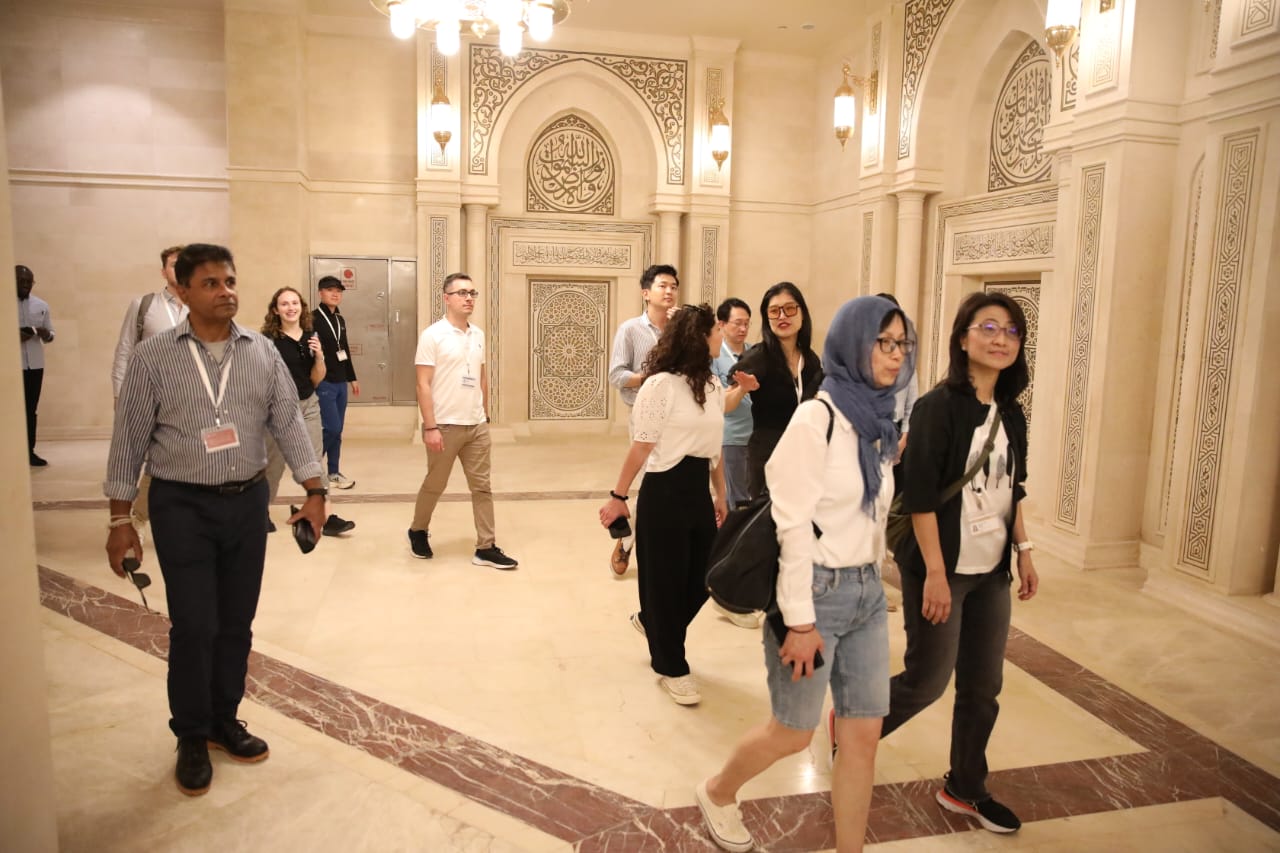 وفد من البنك الآسيوي للاستثمار في البنية التحتية في زيارة للعاصمة الإدارية