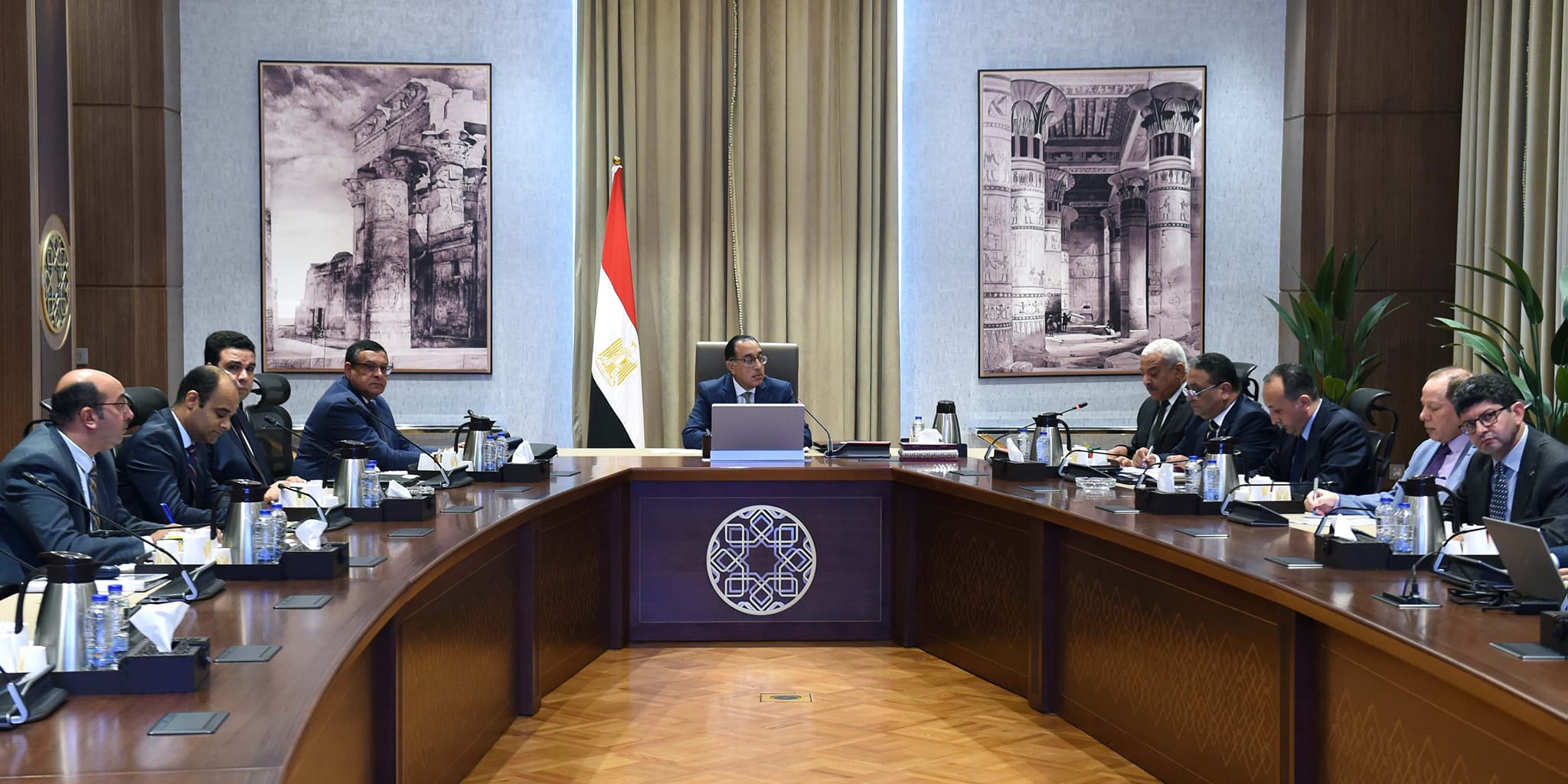 رئيس الوزراء يتابع مشروعات محافظة السويس