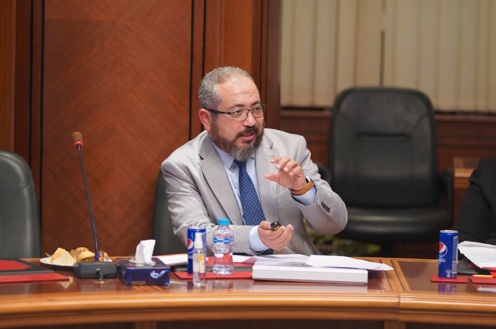 اجتماع بقيادات مصر القابضة للتأمين