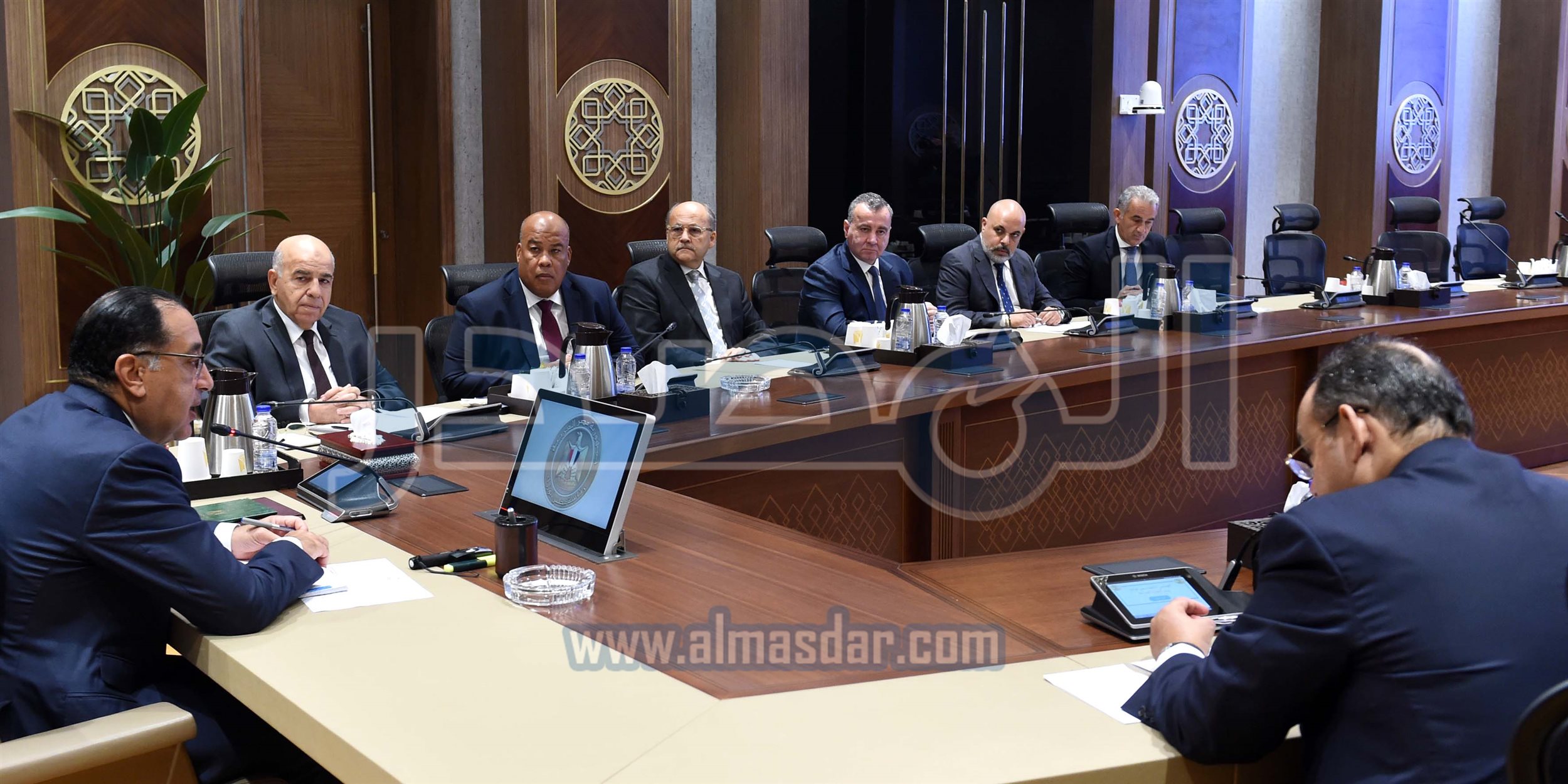 رئيس الوزراء يستعرض مقترحات تعميق الصناعات المعدنية