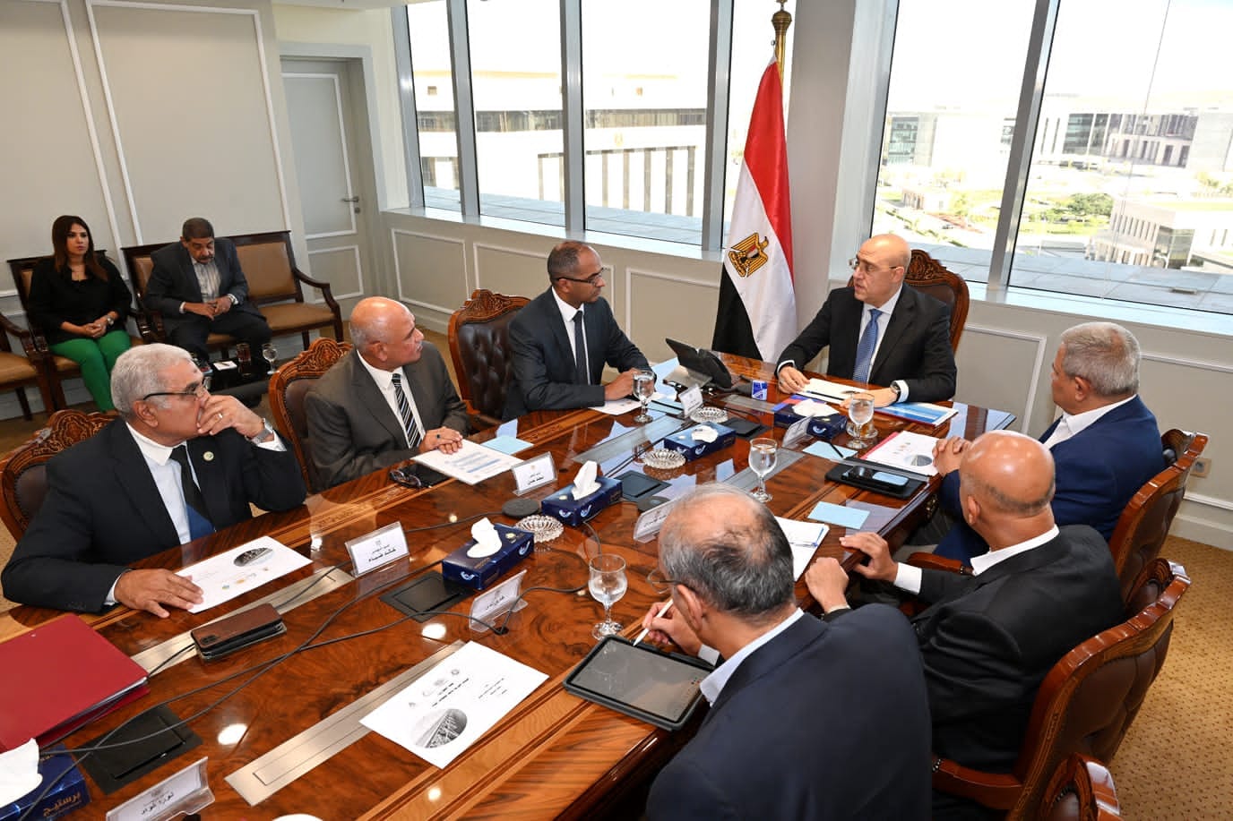 اجتماع لمتابعة موقف خدمات مياه الشرب والصرف الصحى