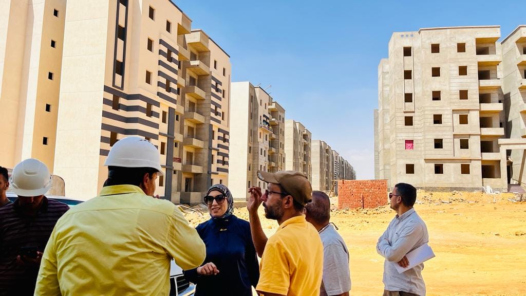 وزير الإسكان يتابع موقف تنفيذ 2064 وحدة سكنية بمبادرة سكن كل المصريين