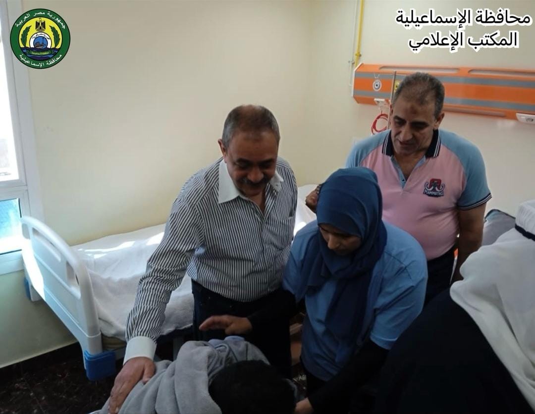 محافظ الإسماعيلية يطمئن على حالة المصابين بالحريق
