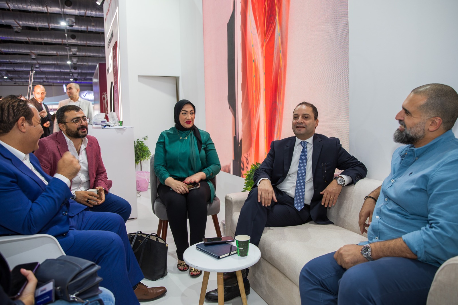 شركة كونتكت تشارك في المؤتمر الدولي للتجميل
