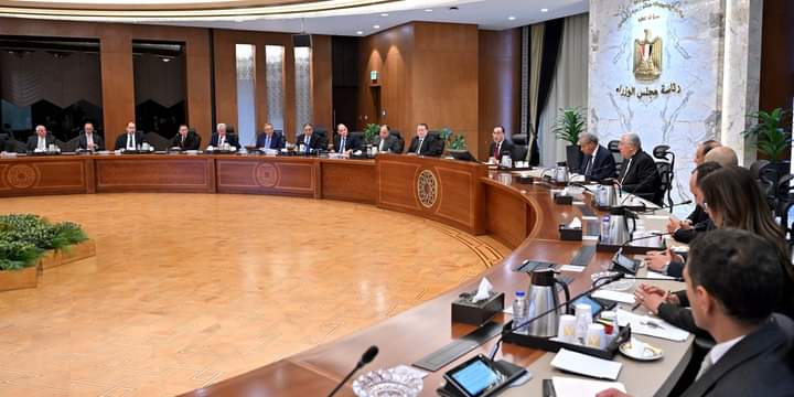 الحكومة والصناع والتجار يتوافقون على مبادرة لخفض أسعار السلع
