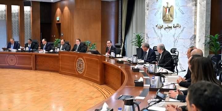 الحكومة والصناع والتجار يتوافقون على مبادرة لخفض أسعار السلع