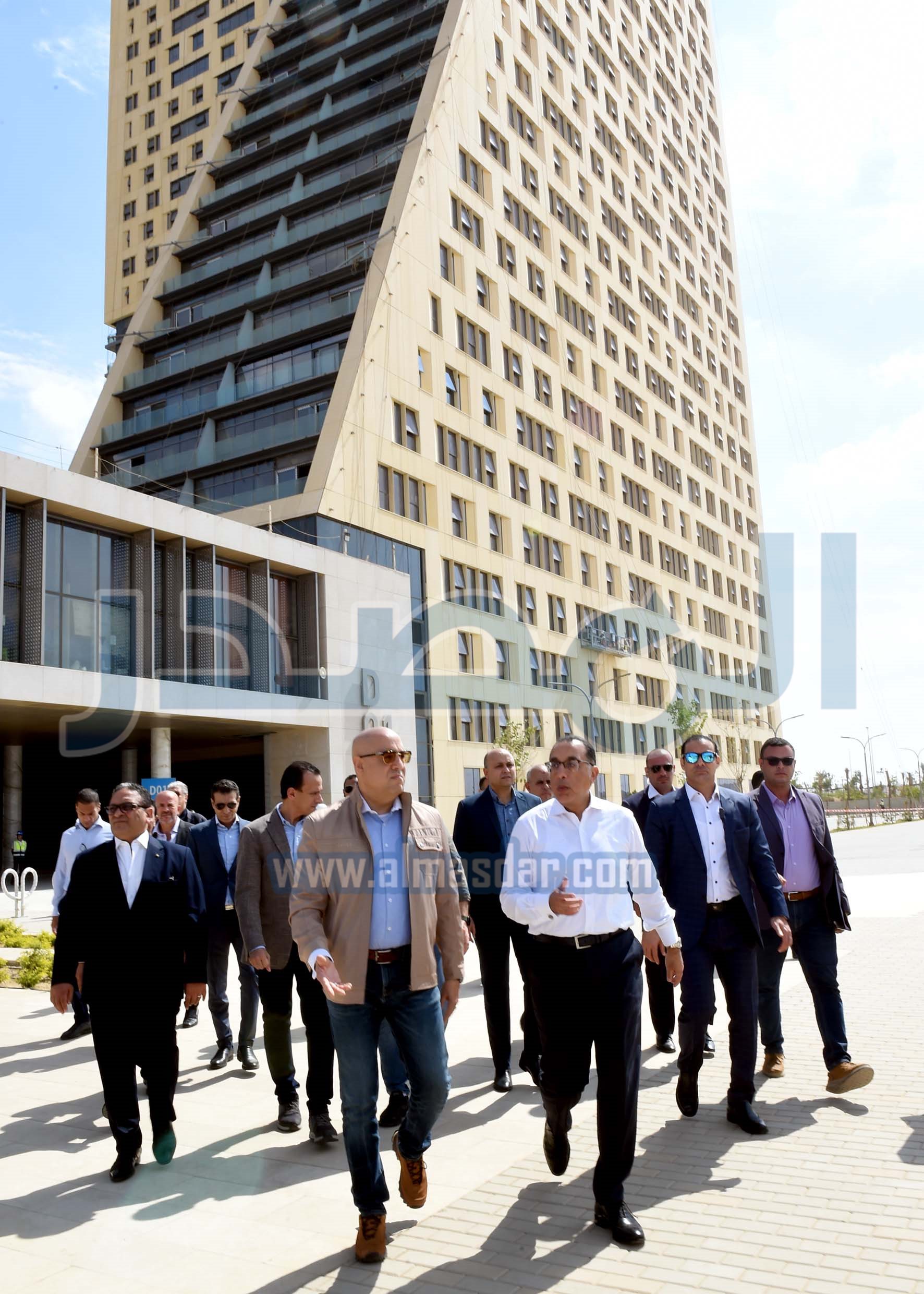 رئيس الوزراء يتفقد مشروعات العاصمة الإدارية الجديدة