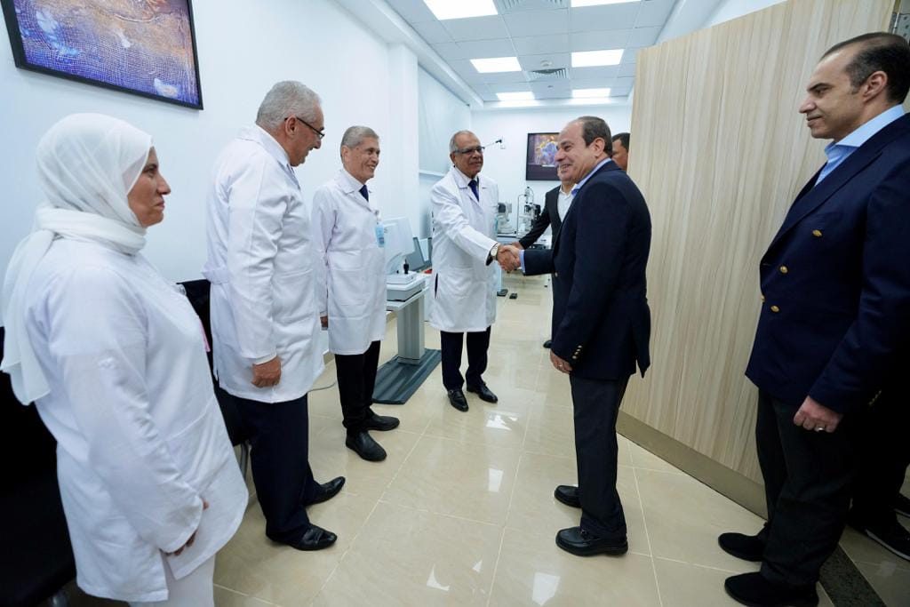 السيسي يجري الكشف الطبي لاستكمال إجراءات ترشحه للرئاسه