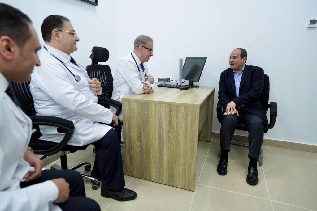 السيسي يجري الكشف الطبي لاستكمال إجراءات ترشحه للرئاسه